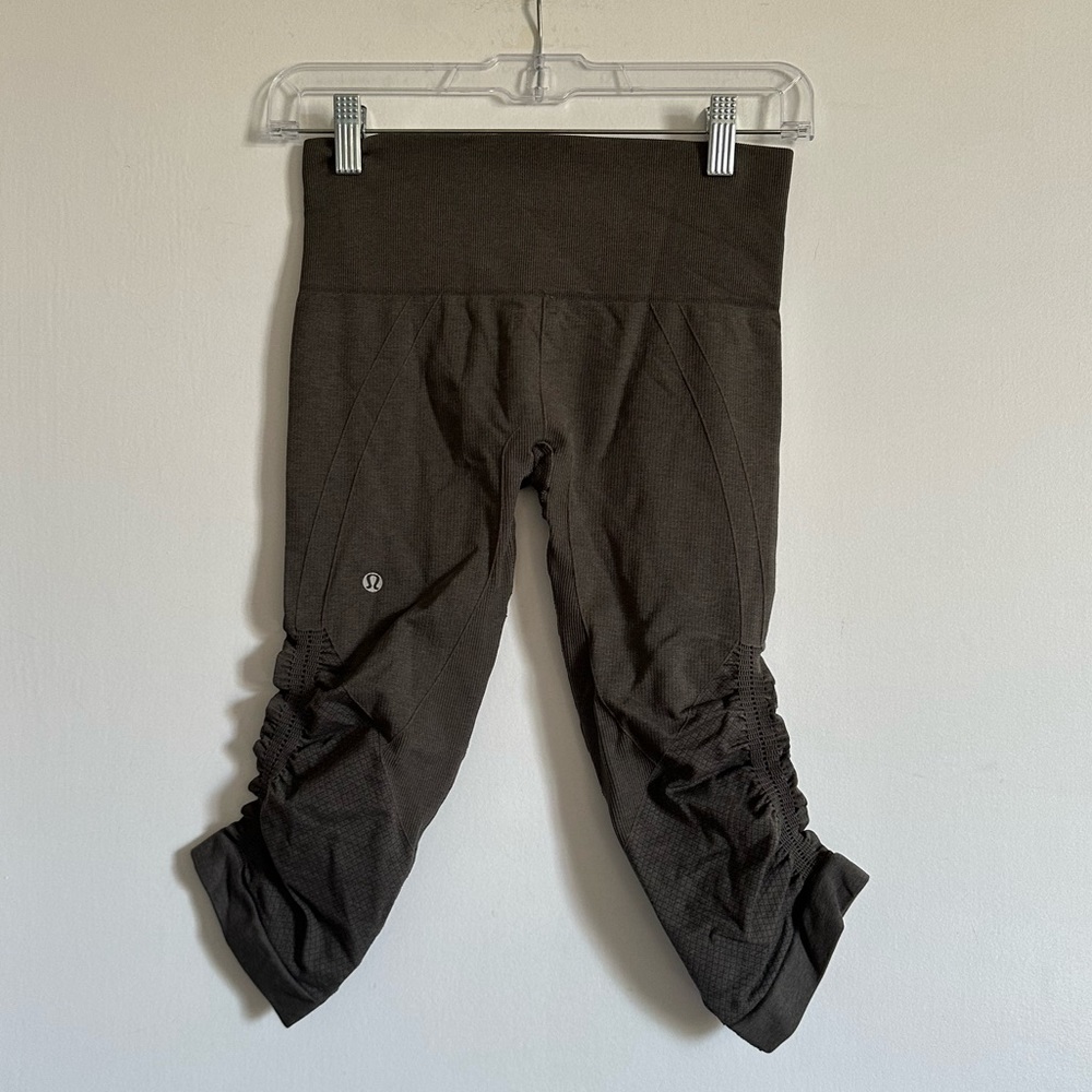 Lululemon Athletica Gray In the Flow Crop II Seamless Athletic Leggings size 4 - Picture 11 of 14